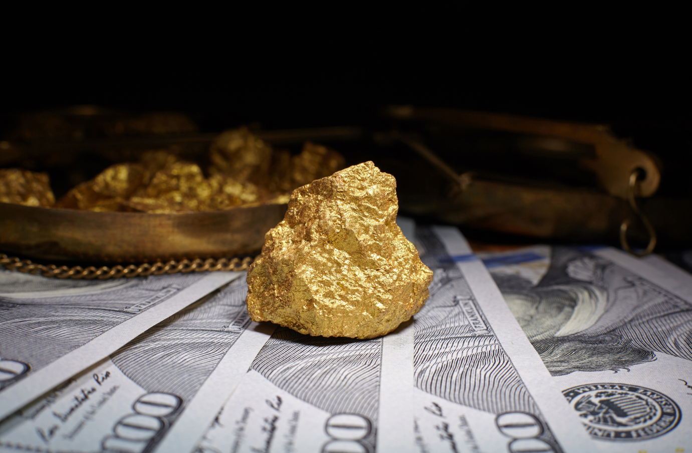 FED  politika faizini 25 baz puan artırırken ons altın fiyatı yükselmeye devam ediyor                                                                                                                                        