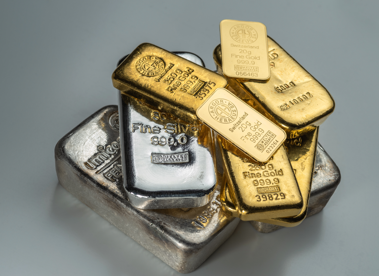 Dizginlenmiş gibi görünen ABD enflasyon raporu ardından ons altın ve ons gümüş fiyatları konumlarını koruyor