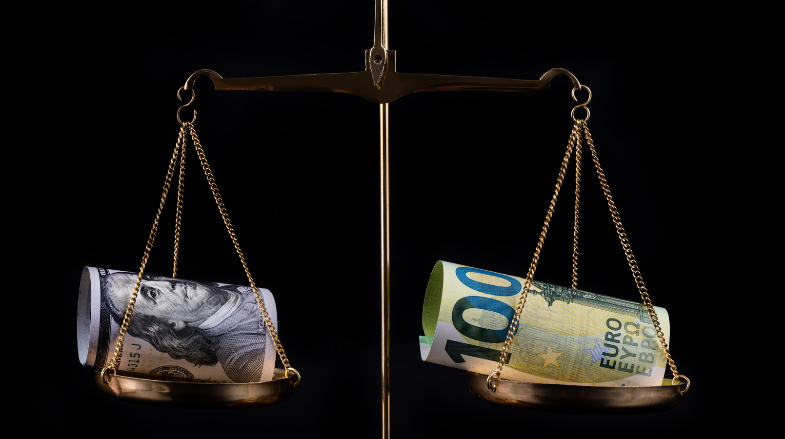 Ons altın fiyatı ABD doları, Euro ve Pound cinsinden farklı yönlerde fiyatlanıyor Ons altın fiyatı ABD doları, Euro ve Pound cinsinden farklı yönlerde fiyatlanıyor